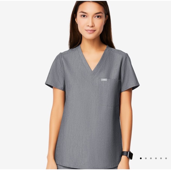 FIGS Catarina One Pocket Scrub Top Graphite - Picture 1 of 8